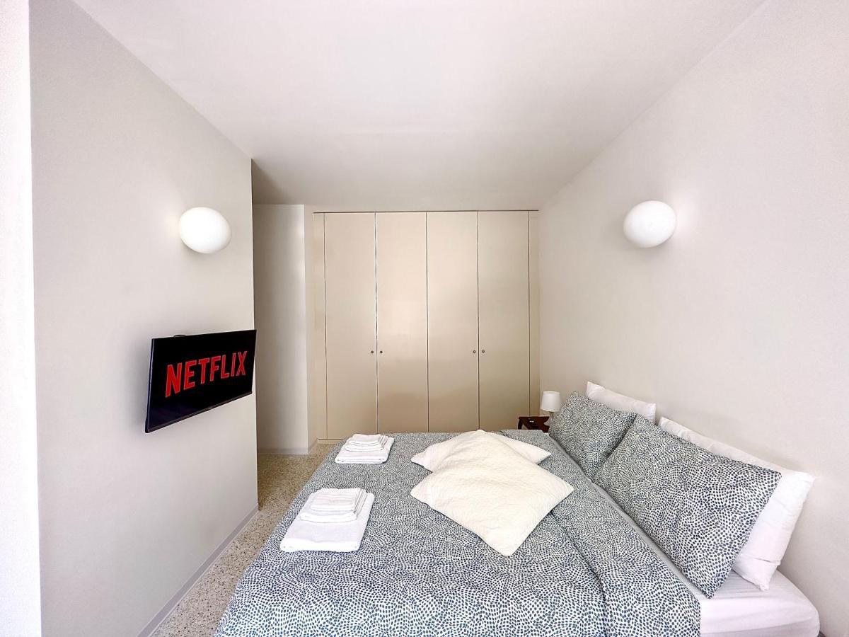 Minimal Apartment Navigli Милан Экстерьер фото