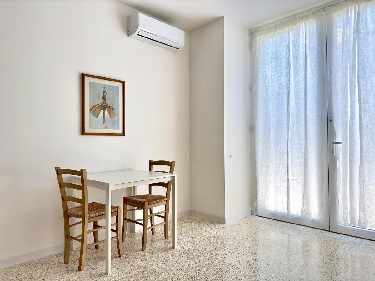 Minimal Apartment Navigli Милан Экстерьер фото
