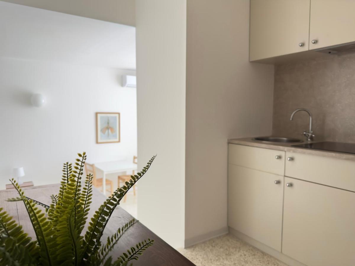 Minimal Apartment Navigli Милан Экстерьер фото